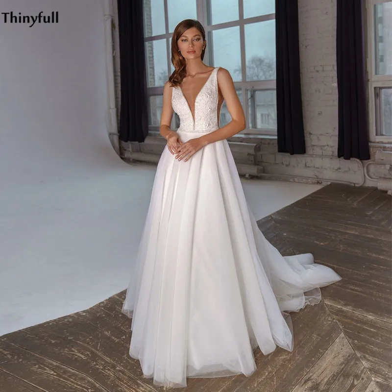 

Thinyfull Elegnat A Line Wedding Dresses Lace Appliques V-Neck Vestido Backless Bridal Gowns Customized Robe De Mariage Dress