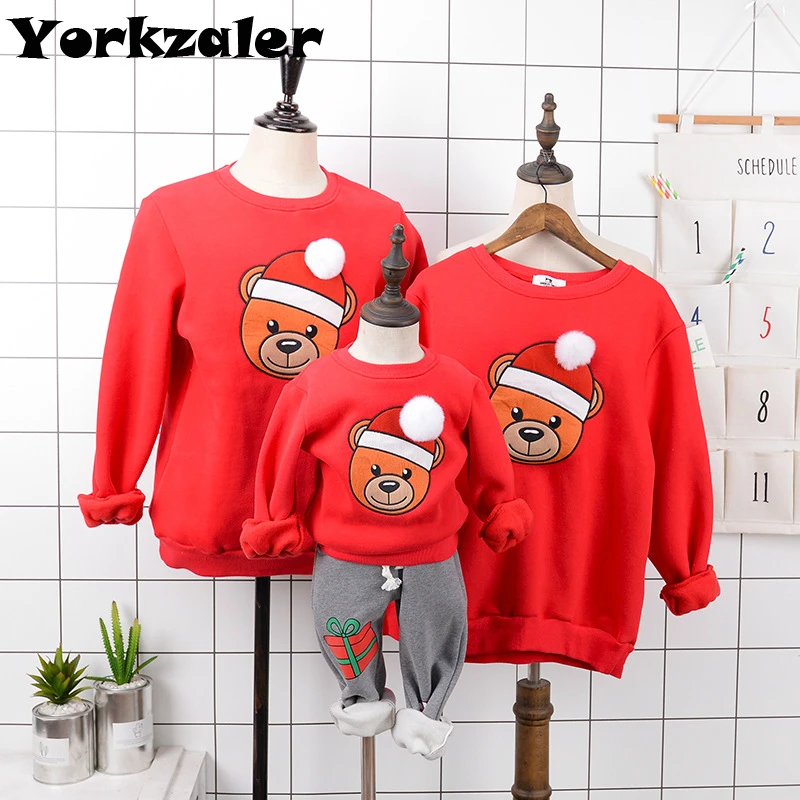 

Family Look Christmas Clothes Mother Father Kids Matching Tops Long Sleeve Winter Fleece T Shirts with Bear Pullover Sweatshirt