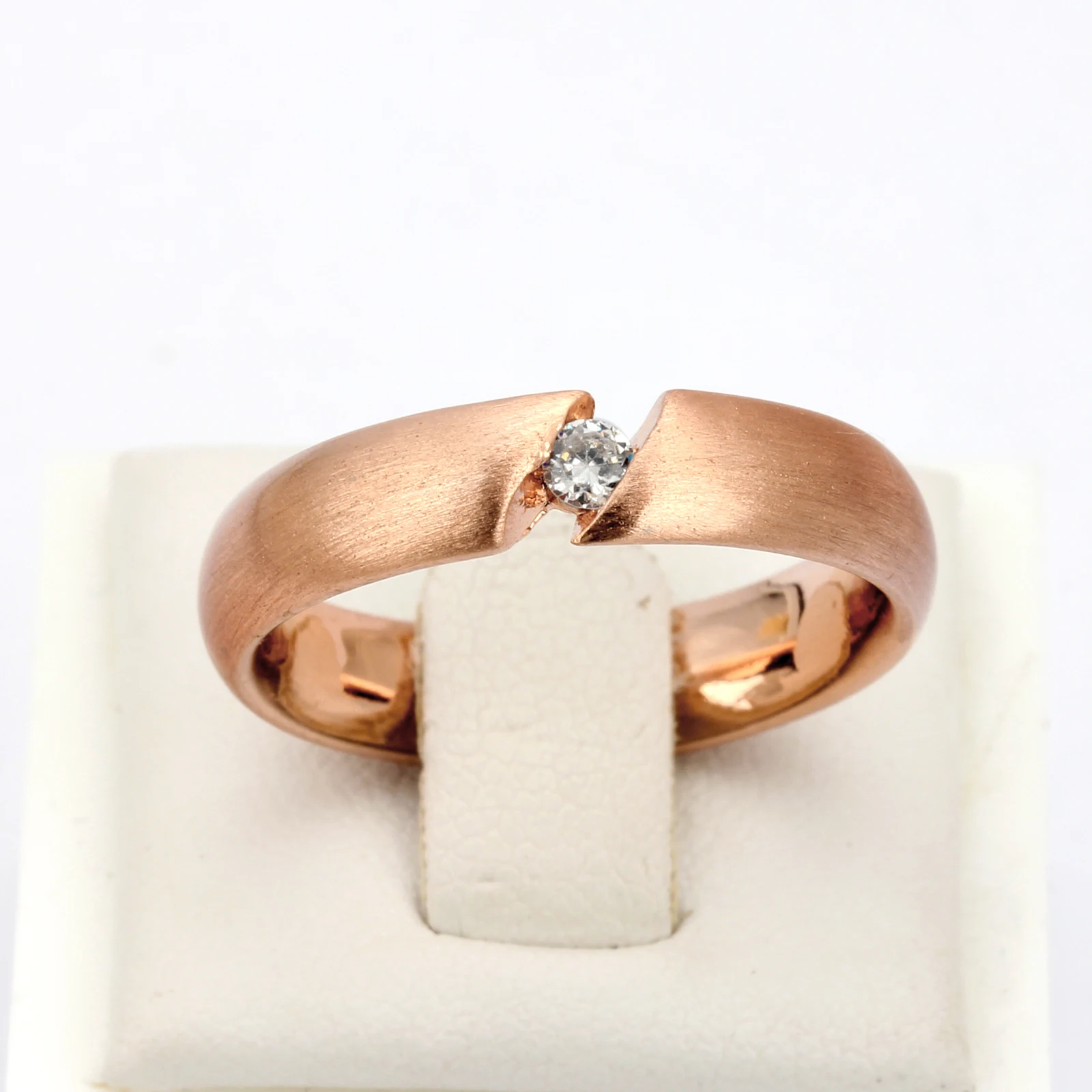 ZHOUYANG высокое качество CZ проволока рисунок процесс розовое золото цвет любовника кольцо с австрийским кристаллом Полный размеры ZYR441 ZYR442