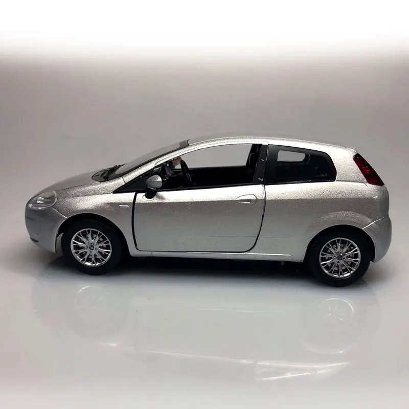 NEWRAY 1/24 масштабная модель автомобиля игрушки FIAT Grande Punto длиной 16,5 см литая под давлением металлическая модель автомобиля игрушка для коллекции, подарка, детей