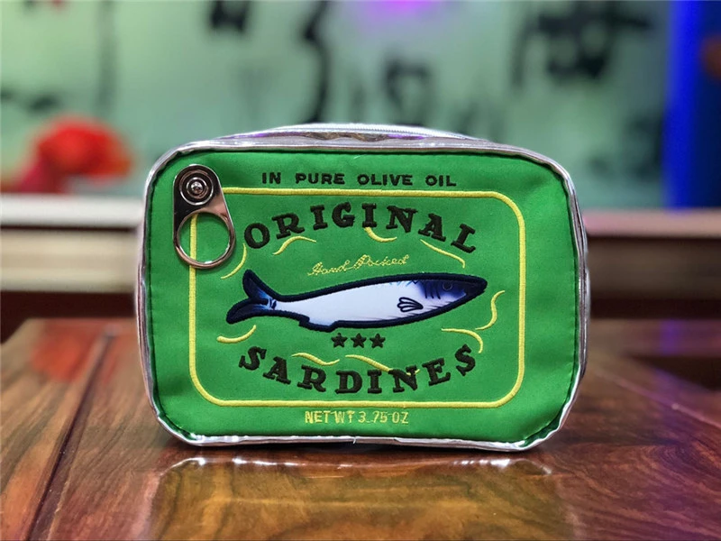 Novelty Retro Canned Sardines Style Cosmetic Bag Animal Makeup Bags Cute Portable Bath Travel Sack Women Handbags New