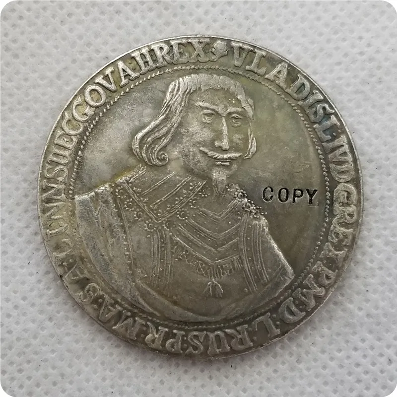 1535 имитация монеты