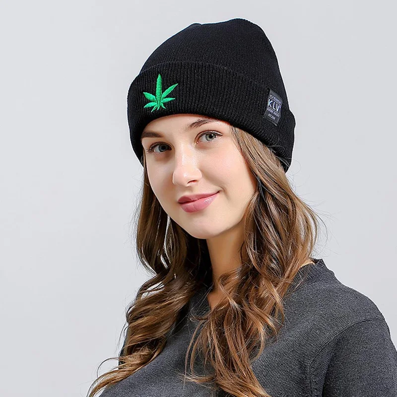 Men Women Winter Warm Beanies Hat Cannabis Leaf Pattern Soft Knitted Beanies Hat Caps for Adult Unisex