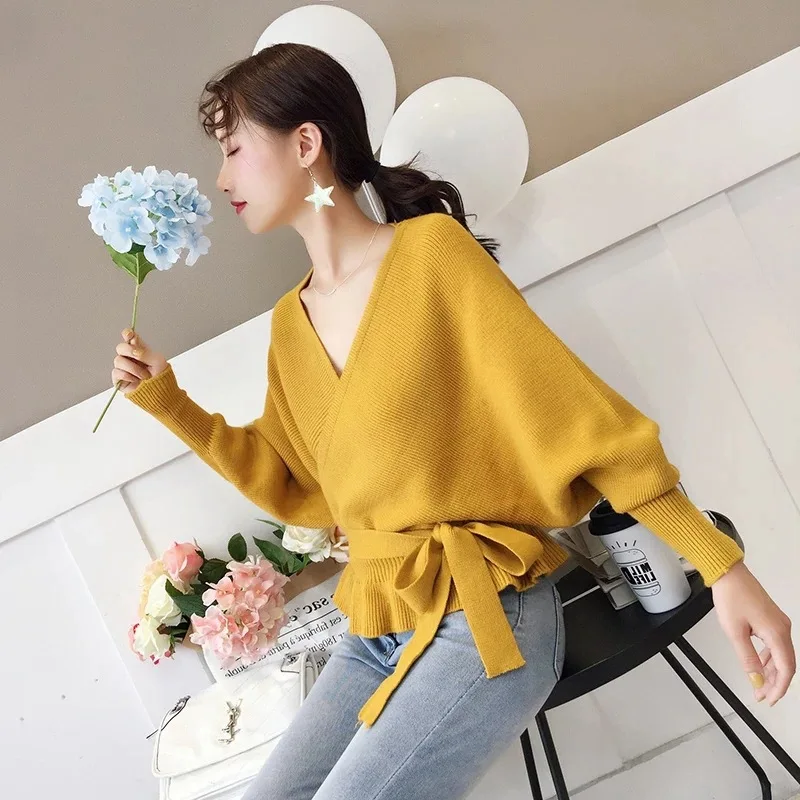 V-neck belt loose fit Pullover knit women's new sweater in autumn and winter 2019 V-neck belt loose fit Pullover knit women's new sweater in autumn and winter 2019
