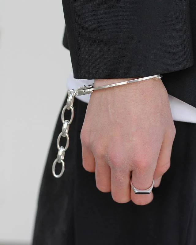 Soloist bone shaped handcuffs bracelet Fashion Trendy Brand Street 