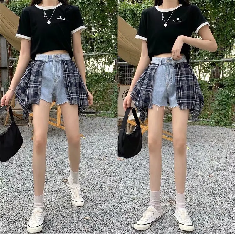 

Summer 2020 new wild retro contrast color grid stitching design sense high waist was thin jeans shorts female tide