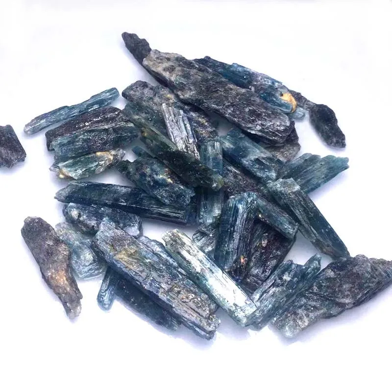 

Natural bluestone crystal original stone amorphous bluestone stone strip macadamia specimens placed