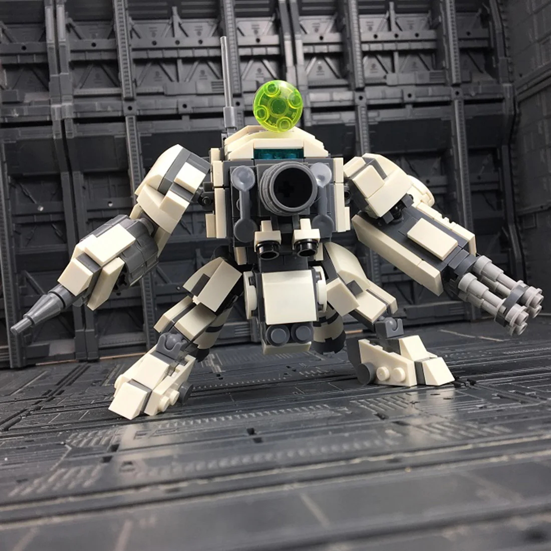 

325Pcs STEM MOC Two-legged Walking Chariot Model Small Particle Building Blocks Educational Toy Set - White