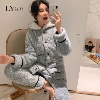 

Winter cute embroidery three-layer thickened cotton pajamas suit women's coral flannel flannel home service can be worn outside
