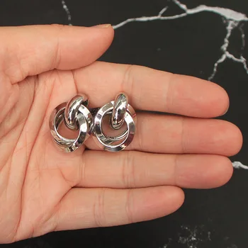 

Clip On Earrings Men Stud Non Pierced Interlocking Circle Earings Knot Clip-On No Pierce Statement Fashion False Earrings