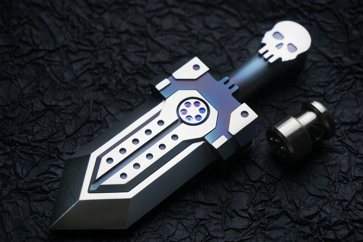 

Skull Pendant EDC Titanium Alloy Sword Car Keychain Creative Pendant