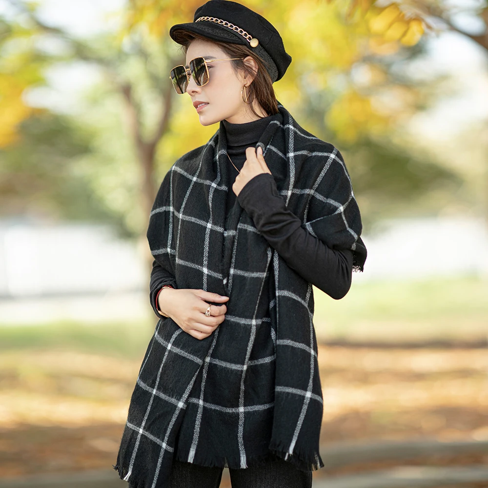 909C01 Scarf for Women Plaid Bufandas Mujer Black Warm Scarf Women Winter Scarves Shawls stoles Blanket Scarf Luxury Brand - Color: 909C01