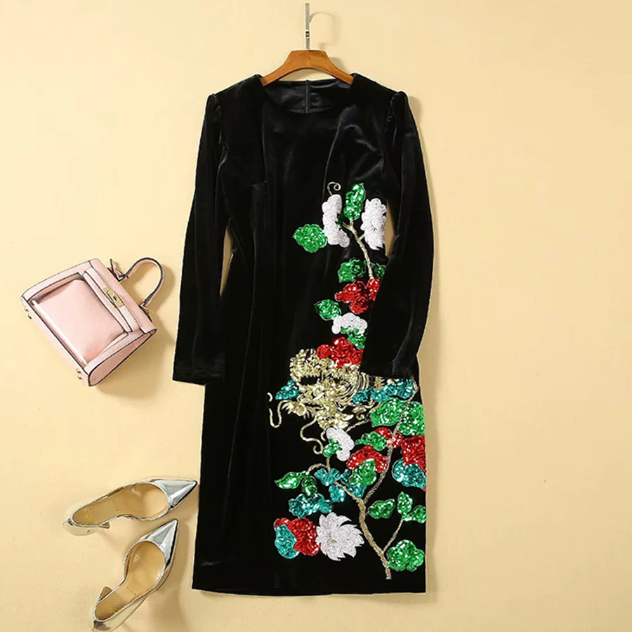 

VERDEJULIAY Luxury Black Velvet Dress 2020 Autumn Winter High Quality Sequined Embroidery Tree Flower Mid-Calf Vintage Dress