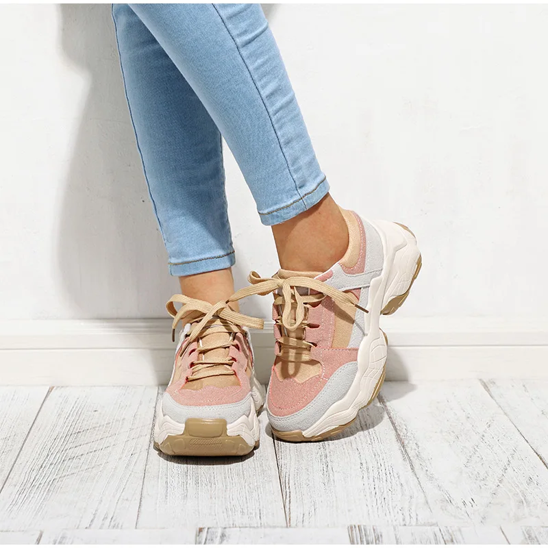 Женские классические кроссовки на массивном каблуке; замшевые женские туфли на платформе; сезон осень; удобная модная женская обувь на шнуровке; женские вулканизированные кроссовки
