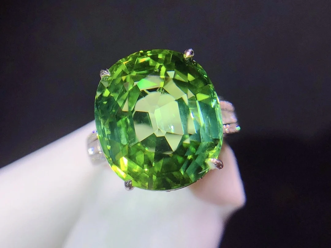 H1223 Tourmaline Ring Fine Jewelry Solid 18K Gold Nature Green Tourmaline Gemstones 13.8ct Diamonds Rings for Women Fine Present