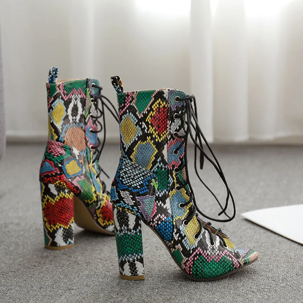 Модные женские летние сандалии в римском стиле со змеиным узором на шнуровке; Разноцветные туфли из змеиной кожи на высоком каблуке; женские босоножки; обувь