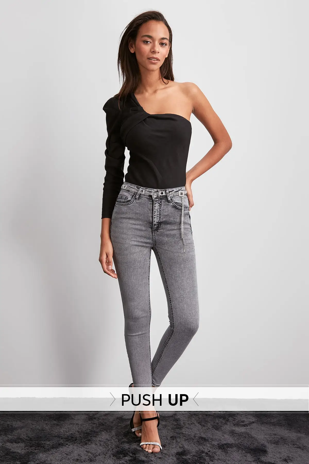 

Trendyol Back Flush Push Up High Waist Skinny Jeans 20JE0445