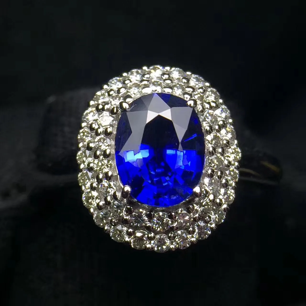 

European And American Minimalist Luxury New Style Natural Gem Ear Stud 18k Gold with Sri Lankan Royal Blue Gemstone Ear Stud Wom