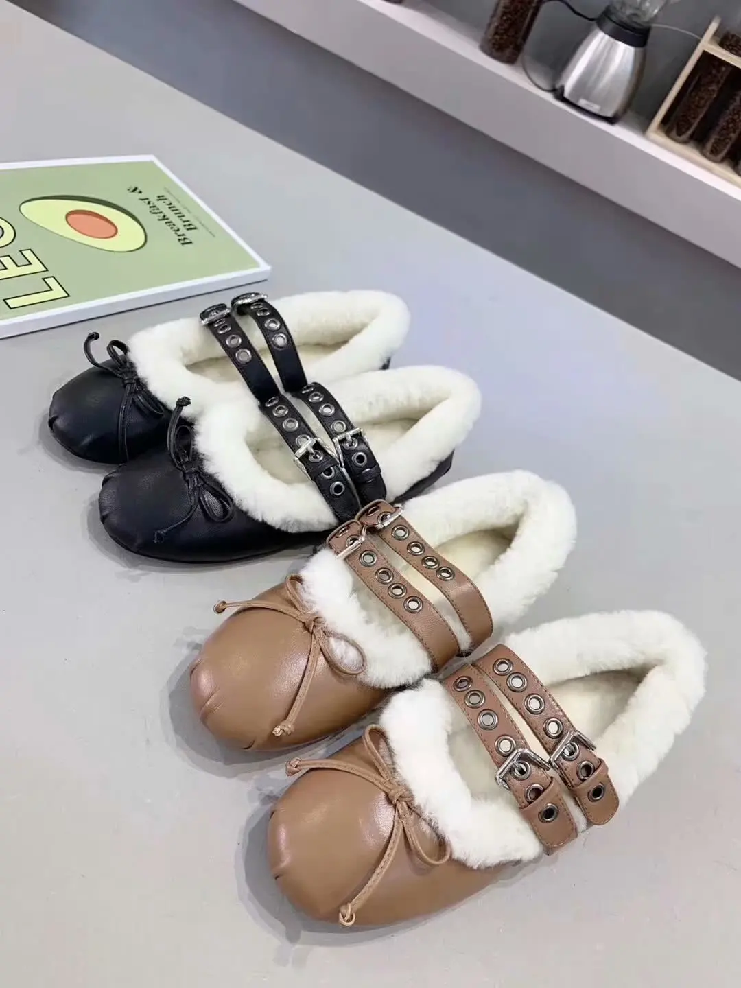 Женская обувь на плоской подошве scarpe donna женские туфли-лодочки с бантиком-бабочкой; балетки; с пряжкой; большие размеры; Zapatos De Mujer; обувь смешанных Цвет женские Туфли без каблуков