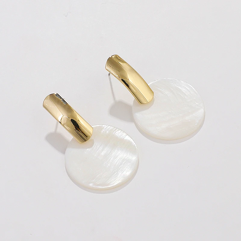 

AENSOA Fashion Round Shell Pendant Earrings Drop Earrings For Women Luxury Gold Geometric Earrings Glamour Jewelry Earrings Gift