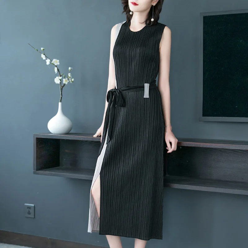 

Plus Size Dress Fashion Hit Color 2019 Summer New Women's Big Stretch Miyake Pleats O Neck Sleeveless Slim Waist Dress F 45-75kg
