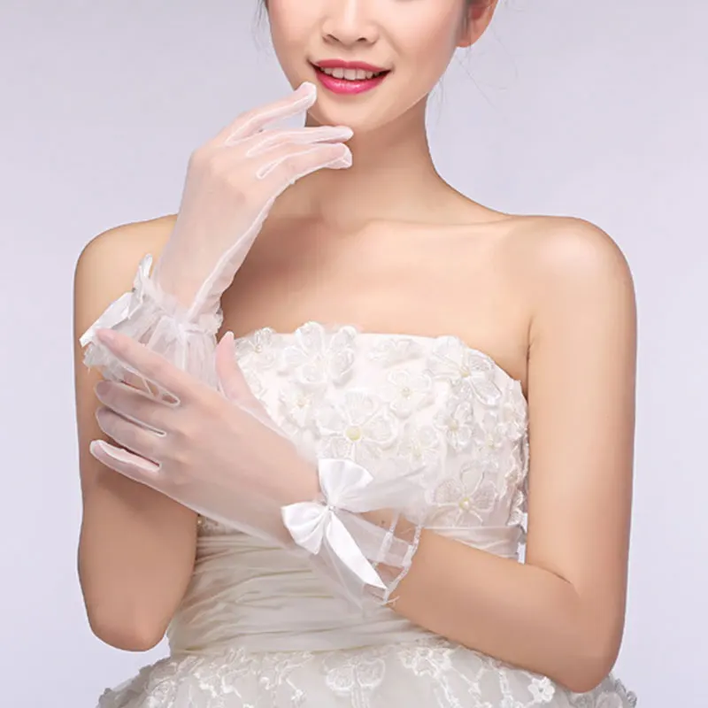 

elegent Bowknot glove vintage White Lace Mesh Gloves elegent Etiquette wrist Gloves Transparent Net Yarn soft Glove women