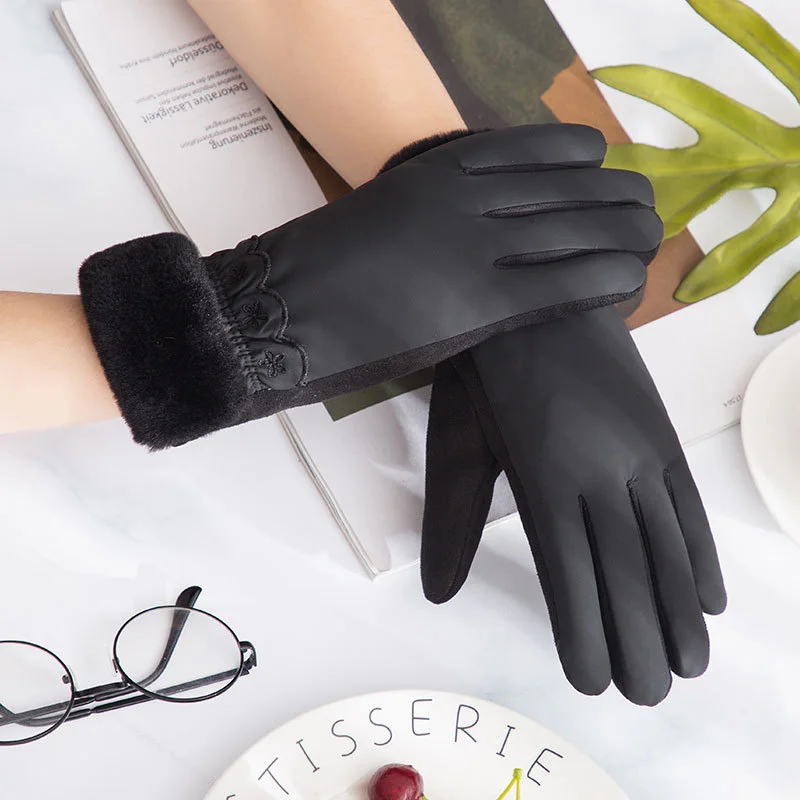 Lovely lace plush wrist touch screen gloves warm winter ladies riding outdoor riding touch screen warm gloves C64C