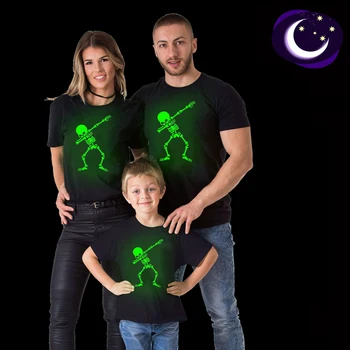 

1pcs Hip Hop Fluorescent Dabbing Skeleton Family Matching T Shirt Mommy Daddy Kid Glow In Dark Luminou T Shirt Outfits Clothing