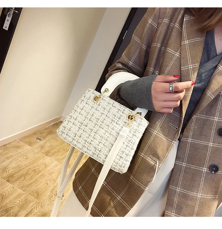 

Autumn and winter new female bag Korean version of simple woolen cloth single shoulder small square bag all-match messenger bag
