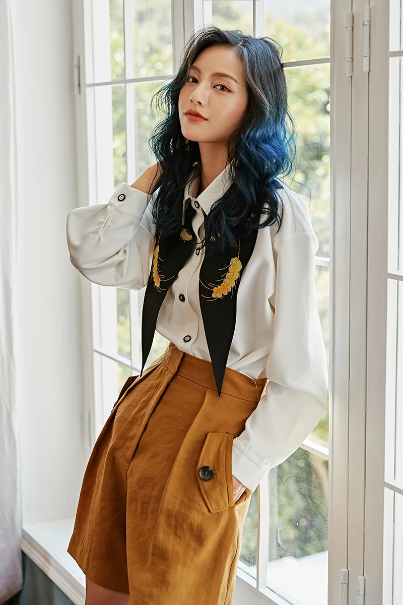 Зимняя новинка, Корейская Повседневная рубашка с острым угловым воротником, вышитая белая рубашка с длинным рукавом для женщин, большие размеры, женские блузки
