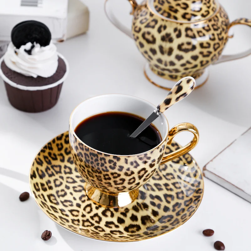 Coffee-Cup-Set-Ceramic-Mug-Bone-China-Porcelain-Drinkware-Tea-Cups-And-Saucer-Sets-Coffeeware-Free.png Kávécsésze Készlet Kerámia Bögre Csont Porcelán Ital Teáscsészék És Csészealj Szett Kávéfőző Otthoni Dekoráció - Image 2