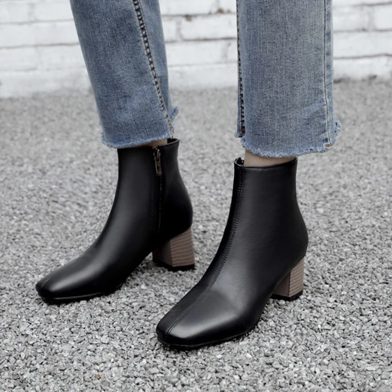 Botin Tipo Chelsea Con Suela Chunky En Cuero Coñac Frida - Sara Pérez