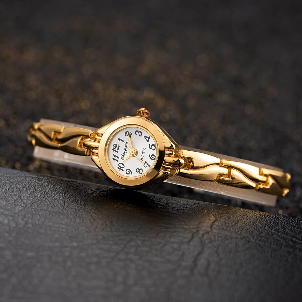 Metal watch - Gold-coloured - Ladies