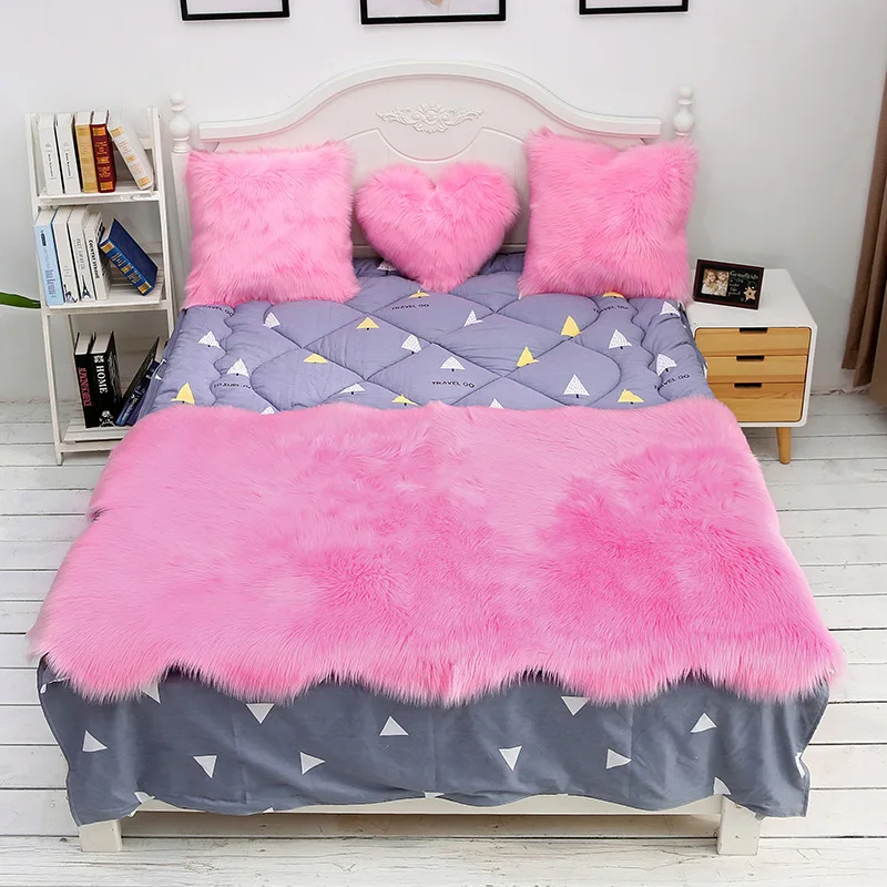 

Hot Sale Faux Sheepskin Carpet Warm Hairy Wool Carpet Imitation Wool Carpet Long Skin Fur Plain Fluffy Area Rugs Washable
