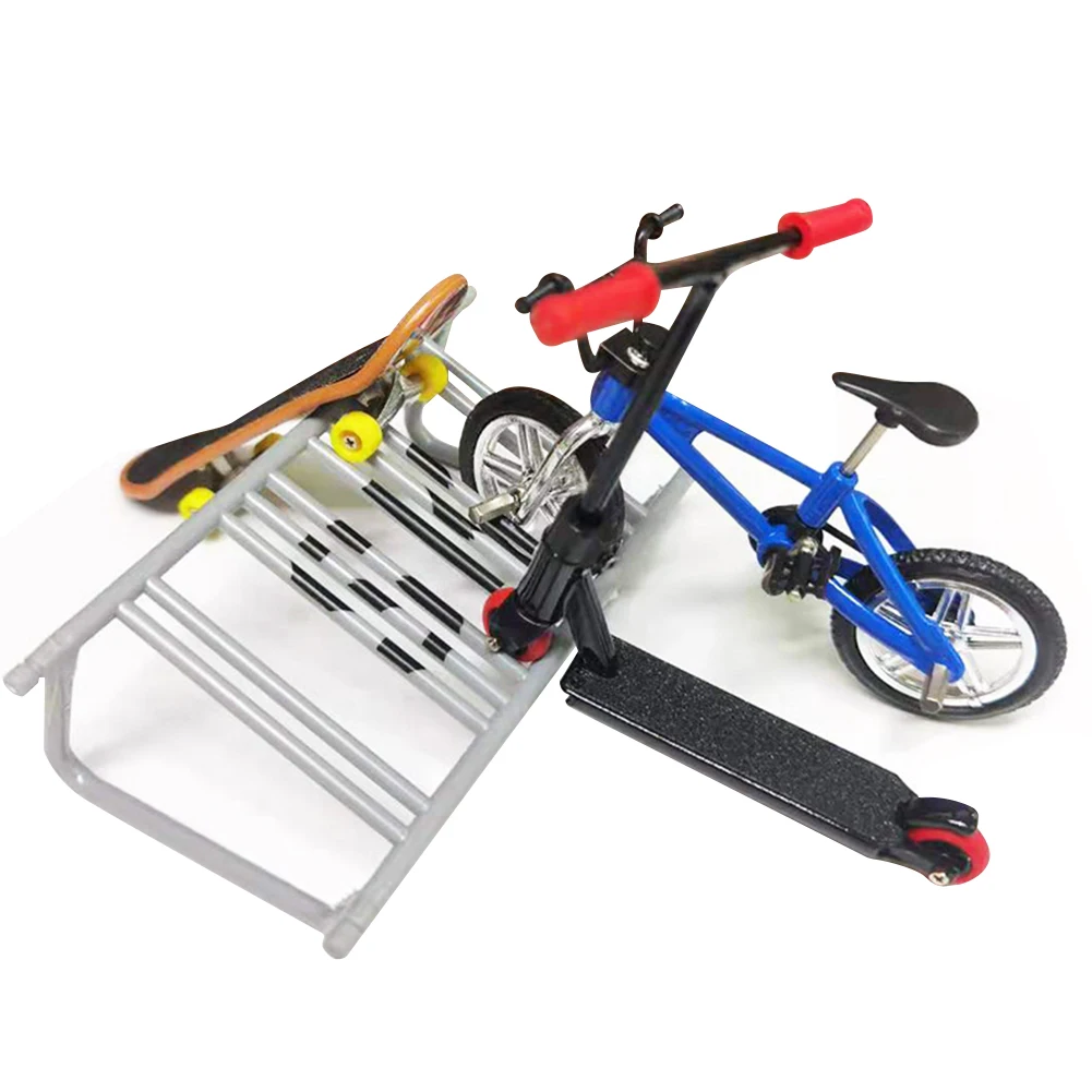 10pcs Mini Two Wheel Scooter Toys Children Braineyesight Ability Stunt