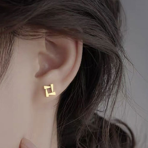 Fashion Women's Minimalist Mini Geometric Studs Earrings Triangle Square Heart Star Zircon Small Earrings Party Jewelry
