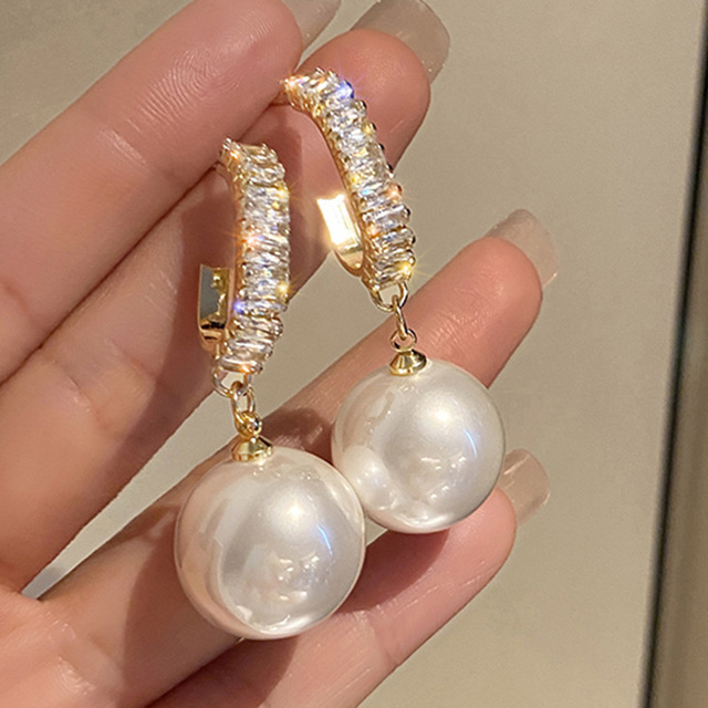 New Fashion Bowknot Oversized Pearl Drop Earrings For Women Shining Crystal Golden Metal Earrings Wedding Party Jewelry