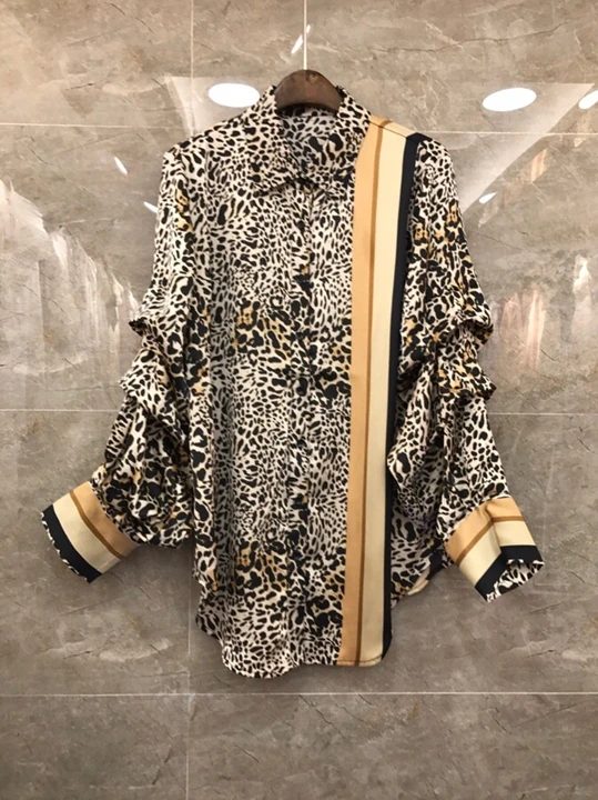 

Early Autumn 2019 New Lady's Turn-over Colour Stripe Knitted Leopard-print Decorative Long-sleeved Hundred-lapel Top 907