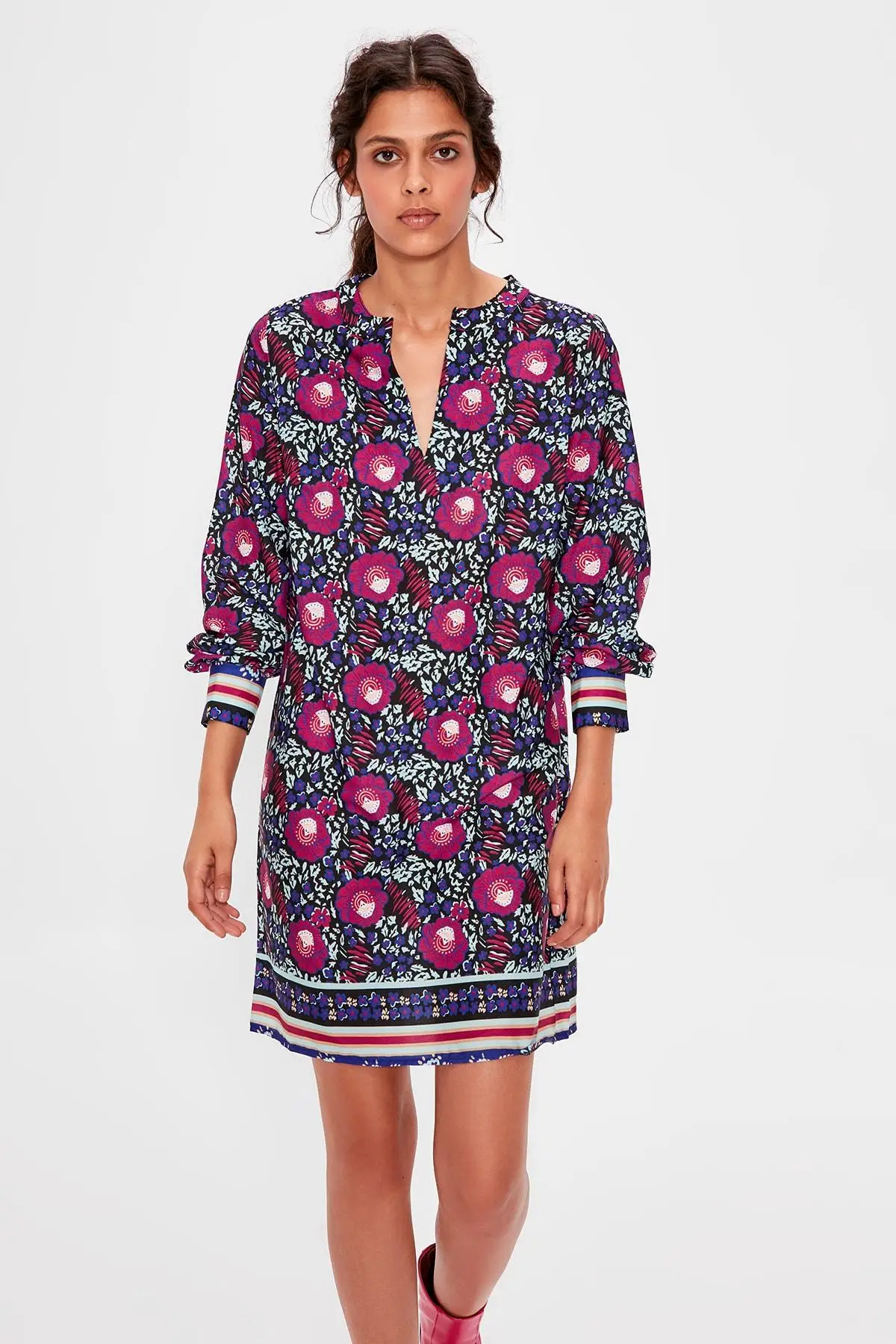 

Trendyol Multicolour Pattern Dress TWOAW20EL0851