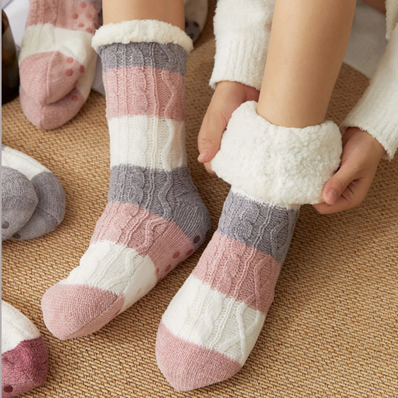 Chaussettes cocooning à rayures antidérapant