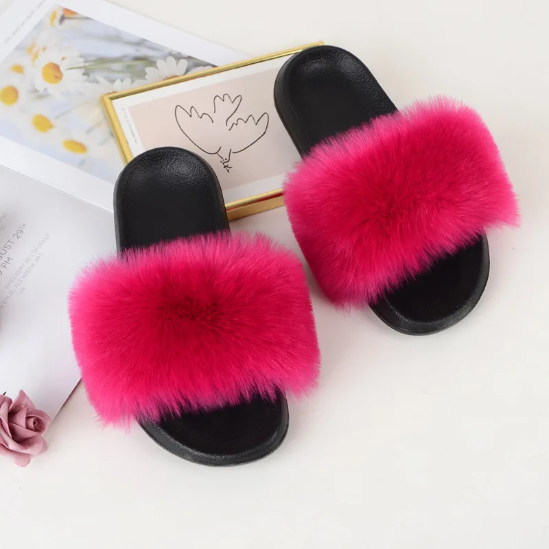 

12Women's Slippers