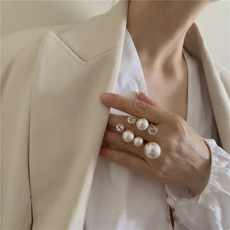 Elegant Retro Oversize Multi Pearl Rings for Women Lady Shiny Crystal Rhinestone Irregular