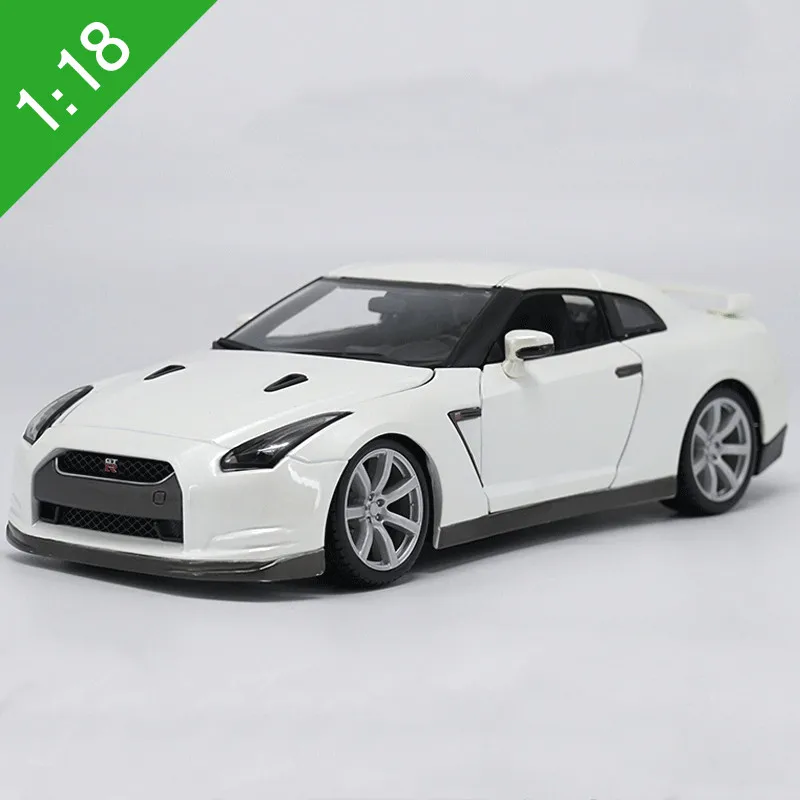 Изысканный подарок 1:18 Nissan GTR супер ЗАПУСК сплава модель, имитация литья модель гоночной машины, коллекция лучший - Цвет: Белый