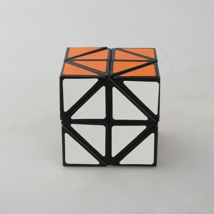 [Square Helicopter Rubik's Cube Black And White with Pattern] Twelve Shaft Rotating Edge Hexahedron Black Background Rubik's Cub