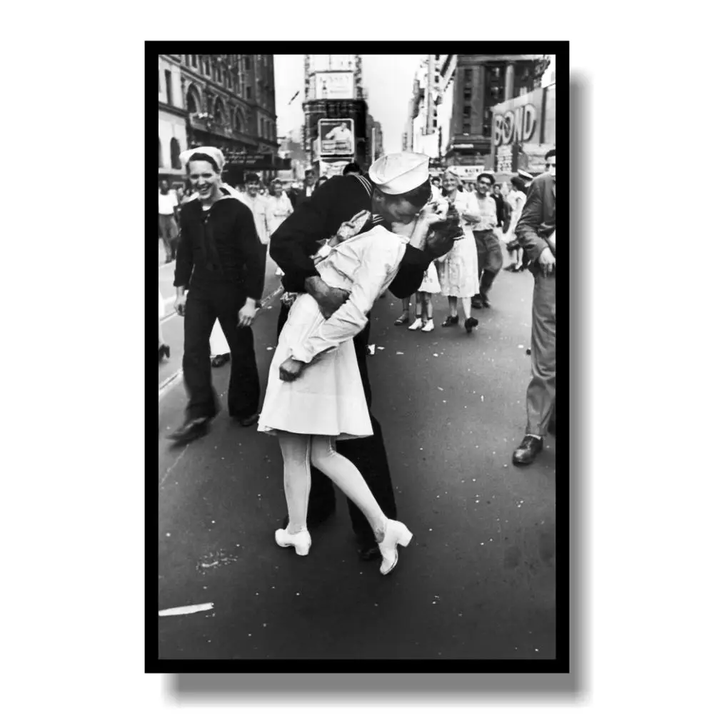 Постер с художественным принтом Time Life War Square Sailor Kiss 12x18 дюймов|Рисование и