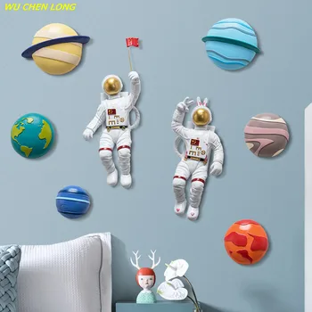 

WU CHEN LONG Nordic Astronaut Planet Wall Decor Resin Modern Home Wall Hanging Art Decoration Craft 3D Spaceman Statue R5615