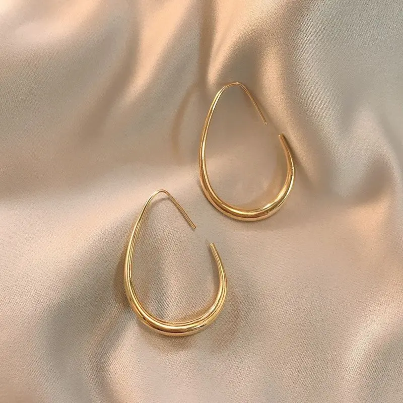 2021New Trendy Goldon Metal Oval Hoop Earrings For Women Korean Fashion Lady Party Luxury Drop Earrings Girl's Daily Accessories