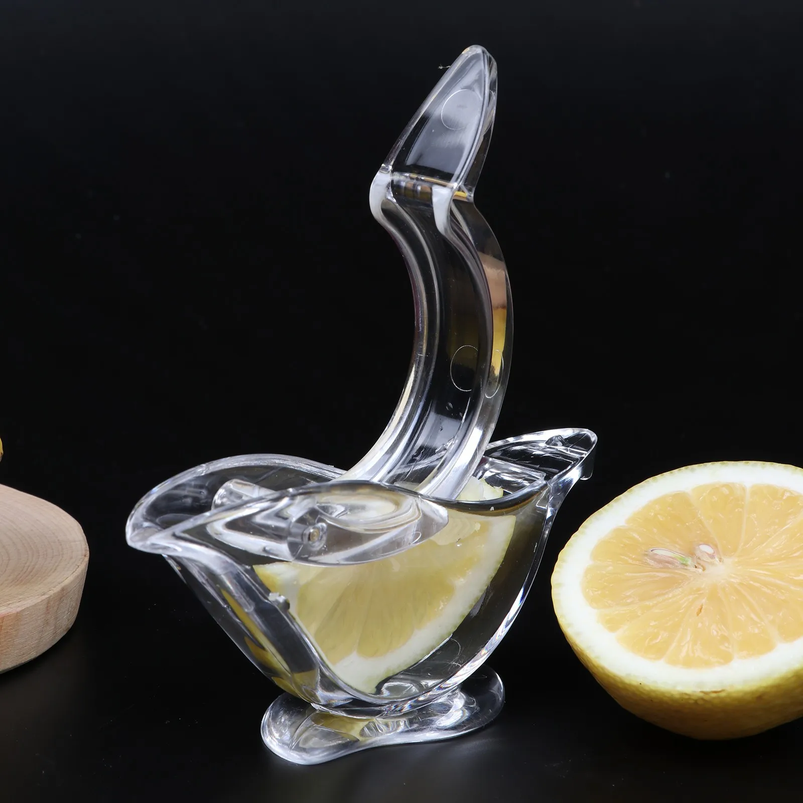 1/2pcs Manual Lemon Juicer Portable Transparent Fruit Juicers Elegant