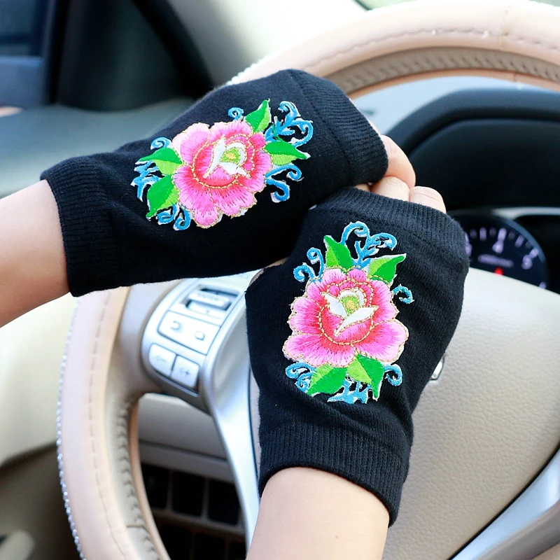 Gloves Women National style embroidery Flower vintage Winter Warm Mittens for Autumn Ladies Female Gloves Mittens Girls Gift