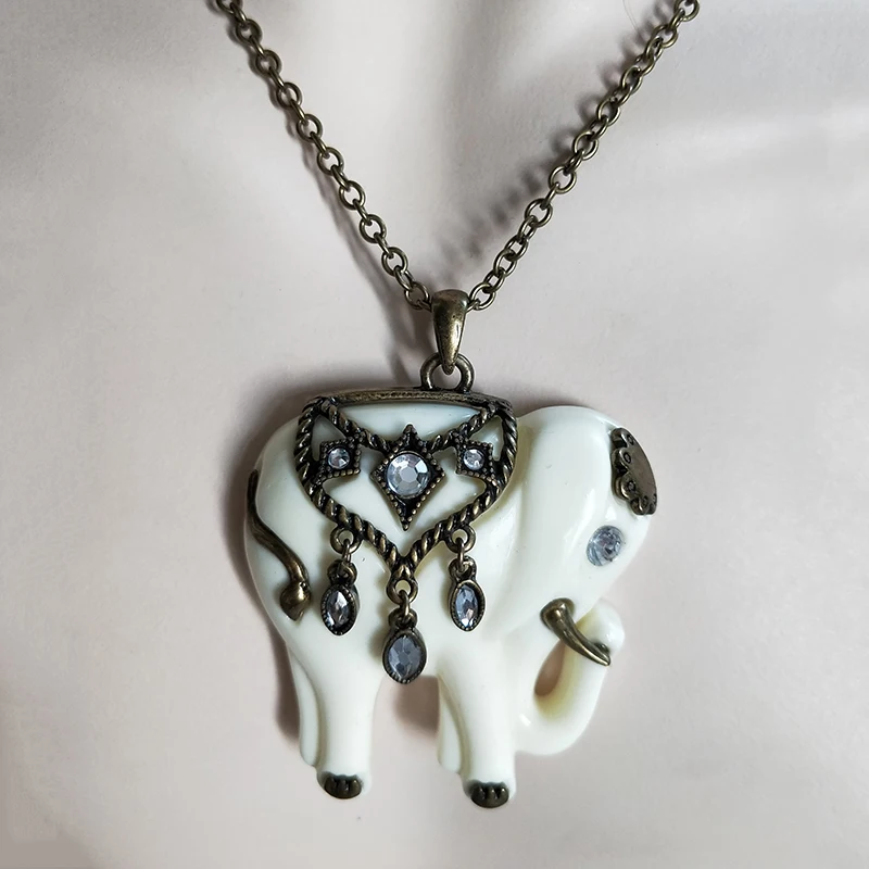 2019 New Bronze White Elephant Crystal For Women Pendant Rhinestone